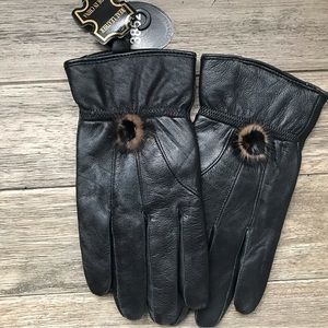 NWT Ladies black leather Gloves with Feather detail